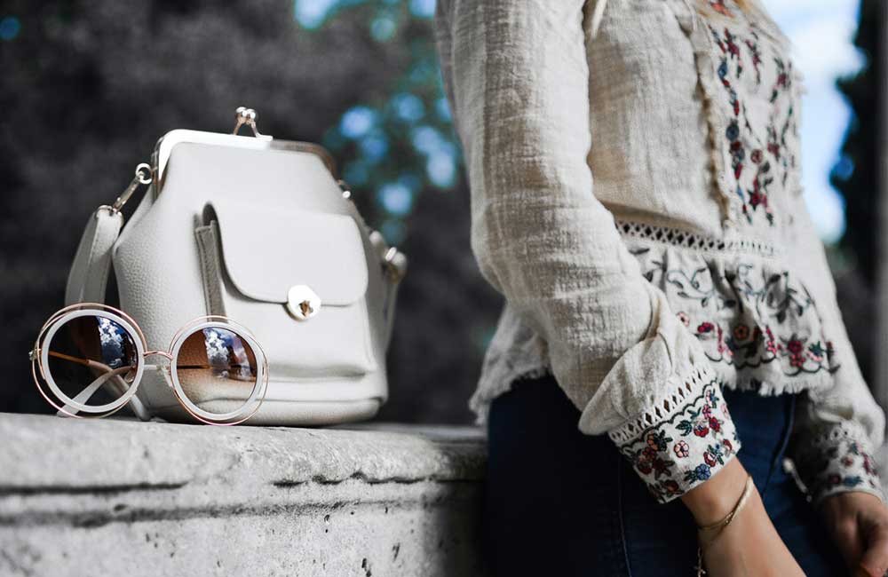 W jakich ubraniach najlepiej prezentują się niskie kobiety?