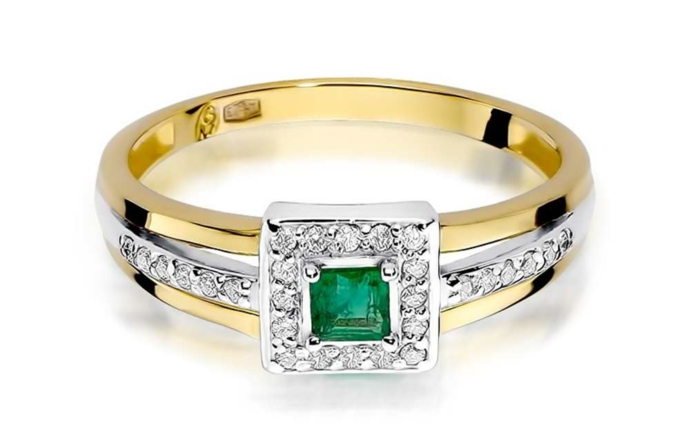 Pierścionek zaręczynowy z szmaragdem